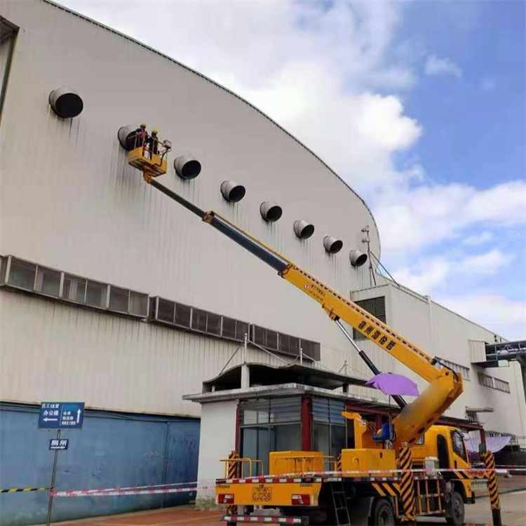 怀化高空作业车出租服务：专业广告牌安装解决方案