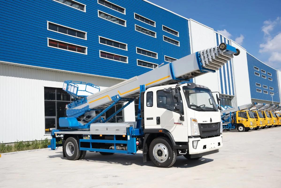 怀化出租云梯车高空作业车 建筑垃圾搬运